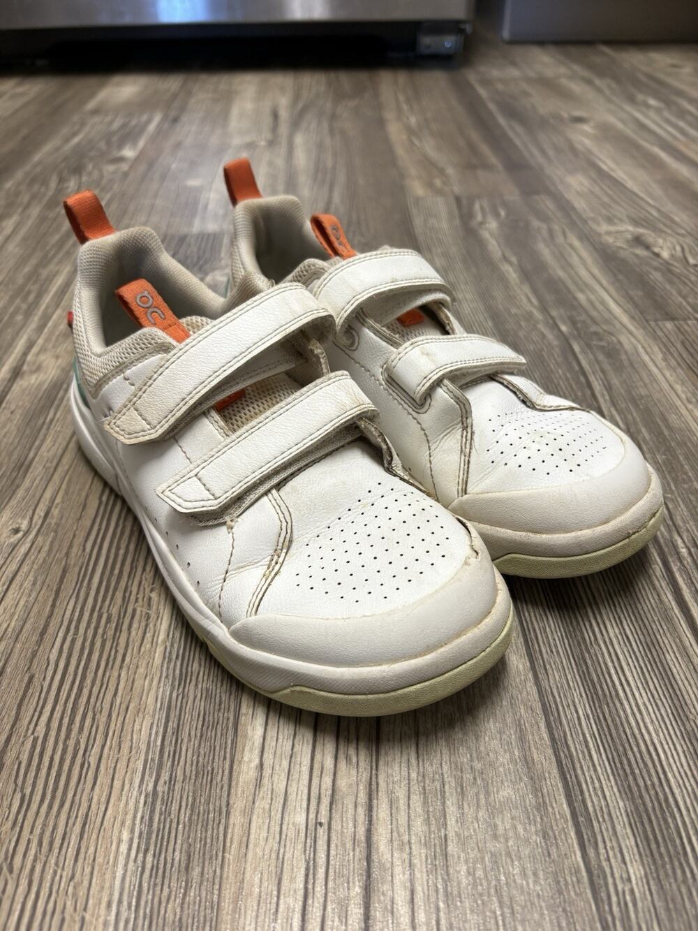 On The Roger Kids Hook & Loop Athletic Sneakers White/Orange/Gray US K3 EU 35